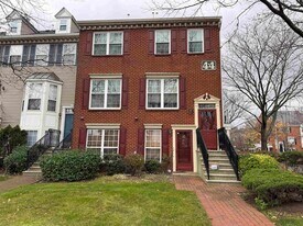 10 Society Hill Dr N in Jersey City, NJ - Building Photo