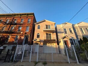 152 Union St in Jersey City, NJ - Building Photo - Building Photo