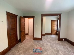 1122 Regent St in Niles, MI - Foto de edificio - Building Photo