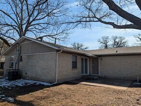 4725 Leonard St in Forest Hill, TX - Building Photo - Building Photo