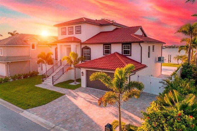 property at 4 Paradise Ln