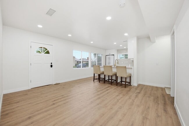 6209 Mesita Dr in San Diego, CA - Building Photo - Building Photo