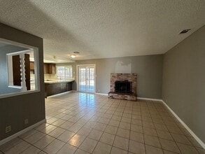 1175 E Edison St in Manteca, CA - Building Photo - Building Photo