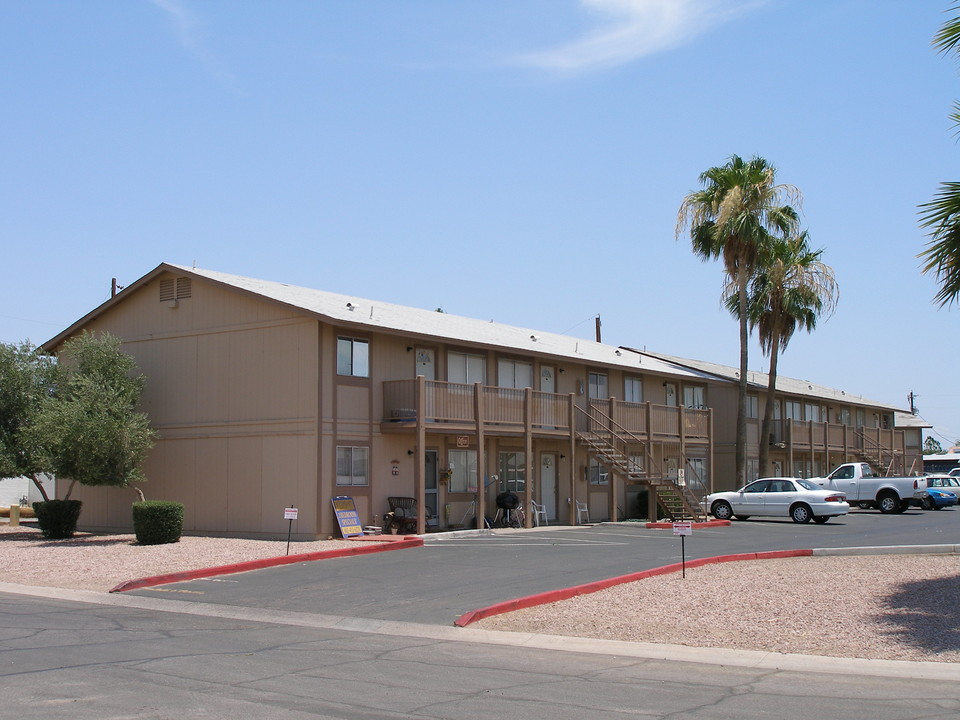 Setting Sun Apartments in Glendale, AZ - Building Photo