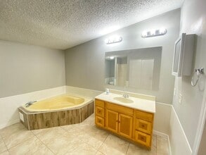 1770 Holliday Dr in Casselberry, FL - Building Photo - Building Photo