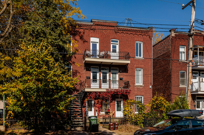 823 Gordon Rue in Verdun, QC - Building Photo - Building Photo