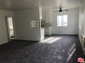 744 Pier Ave in Santa Monica, CA - Building Photo - Building Photo