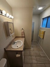 20522 Old 44 Dr in Redding, CA - Foto de edificio - Building Photo