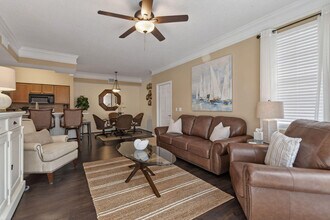 3202 Myrtlewood Cir E in Palm Beach Gardens, FL - Building Photo - Building Photo