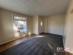517 W 9th St in Sioux Falls, SD - Foto de edificio - Building Photo