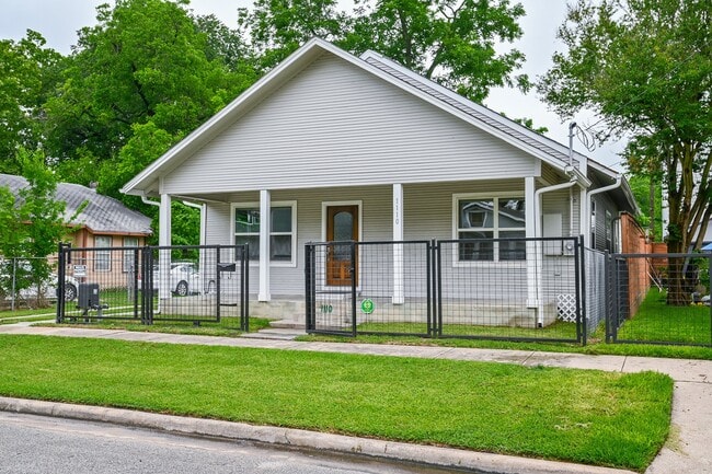 1110 Louise St in Houston, TX - Building Photo - Building Photo
