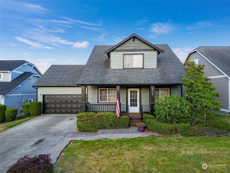 6210 Lincoln Dr in Ferndale, WA - Building Photo