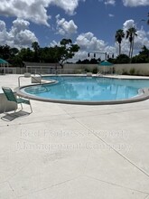 4301 Island Cir in Ft. Myers, FL - Building Photo - Building Photo