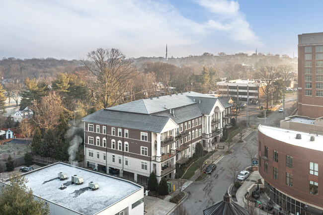 2411 Crestmoor Rd in Nashville, TN - Building Photo - Building Photo