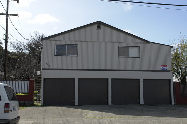 708-722 Marin Ave in Hayward, CA - Building Photo - Building Photo