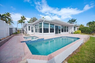 270 SE 9th Ct in Pompano Beach, FL - Building Photo - Building Photo