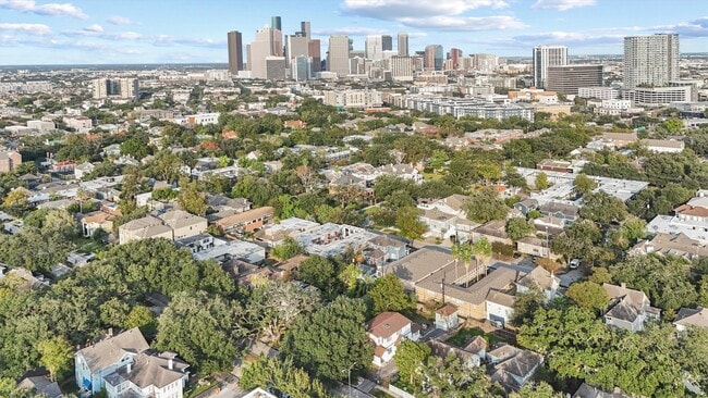 property at 3613 Audubon Pl