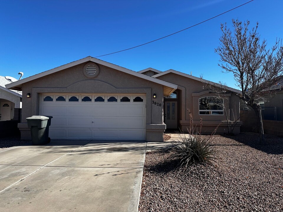 3620 N Skylark Rd in Kingman, AZ - Building Photo