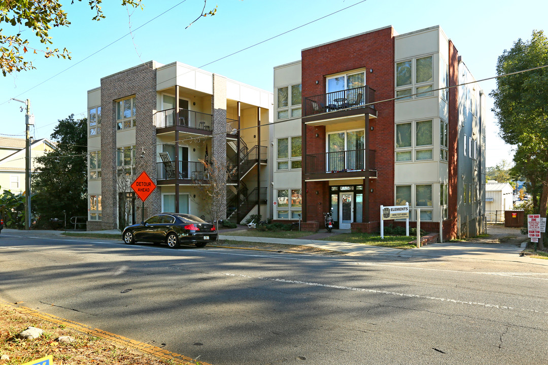 College Place in Tallahassee, FL - Foto de edificio