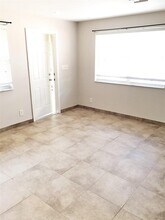 1240 NE 12th Ave-Unit -1 in Fort Lauderdale, FL - Building Photo - Building Photo