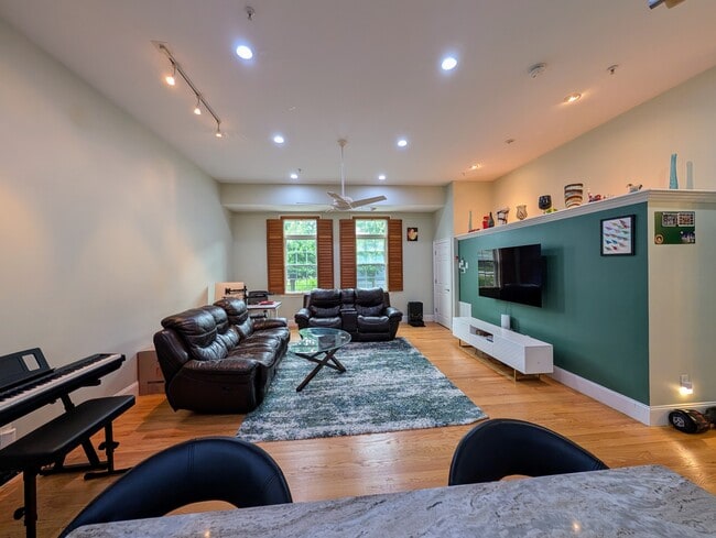property at 87 Franklin St