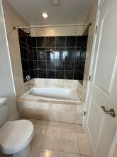 6309 N Albany Ave, Unit 3B in Chicago, IL - Building Photo - Building Photo