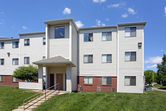 Edgewood in Cedar Rapids, IA - Foto de edificio - Building Photo