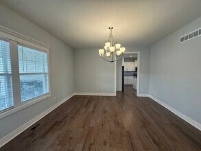 8111 N Sycamore Ave in Kansas City, MO - Building Photo - Building Photo