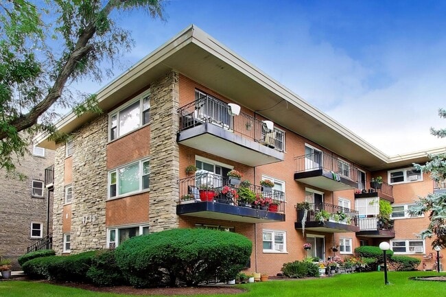 property at 4730 N Kenneth Ave