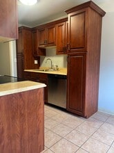 18 Magnolia Hill Ct in Cromwell, CT - Building Photo - Building Photo