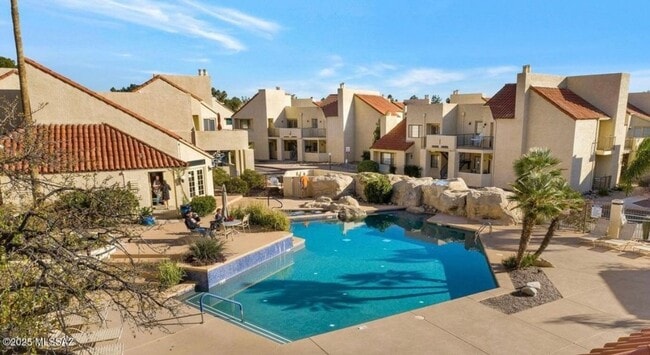 1200 E River Rd in Tucson, AZ - Foto de edificio - Building Photo