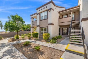7255 W Sunset Rd in Las Vegas, NV - Building Photo