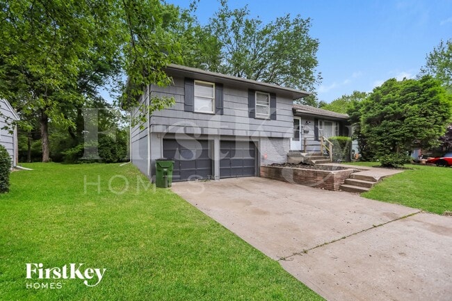 8313 E 85th Terrace in Raytown, MO - Foto de edificio - Building Photo