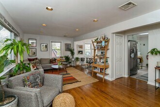 160 Magnolia Ave in Cresskill, NJ - Building Photo - Building Photo