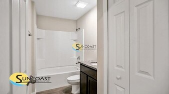 1427 NW 20th St in Cape Coral, FL - Building Photo