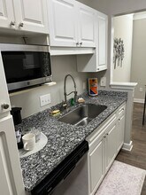 1024 Cranbrook Dr in Asheville, NC - Foto de edificio - Building Photo