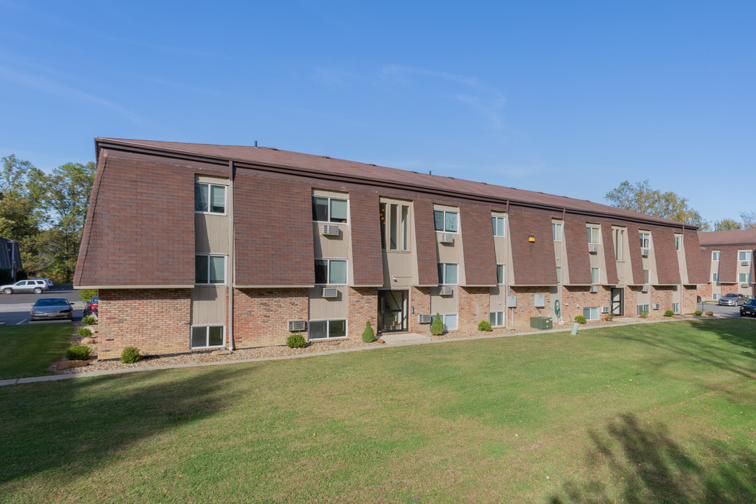 Forest Ridge Apartments in North Ridgeville, OH - Foto de edificio