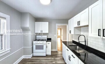 466 E Oakland Ave in Columbus, OH - Building Photo - Building Photo