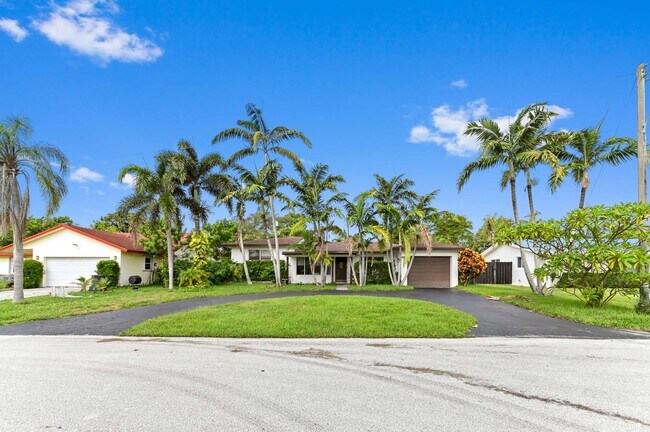999 NW 3rd Ave in Boca Raton, FL - Foto de edificio - Building Photo