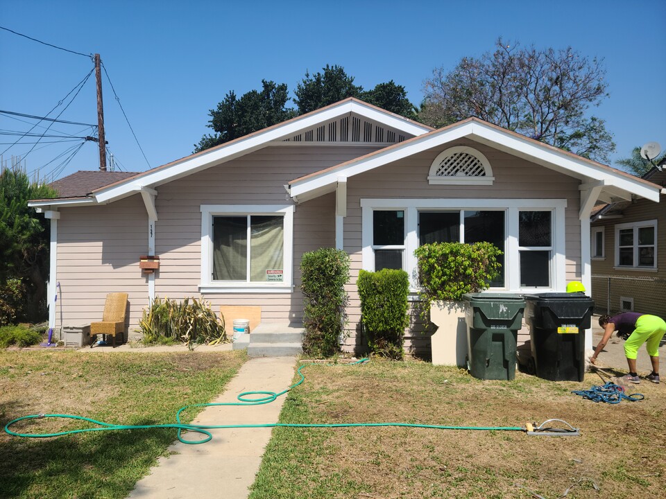 137 S Spruce St in Montebello, CA - Building Photo