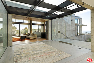 5938 Philip Ave in Malibu, CA - Building Photo - Building Photo