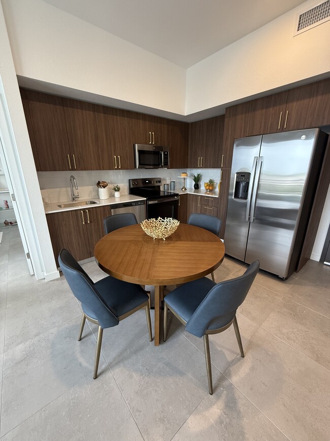 1822 Fillmore St, Unit B3 in Hollywood, FL - Building Photo - Building Photo