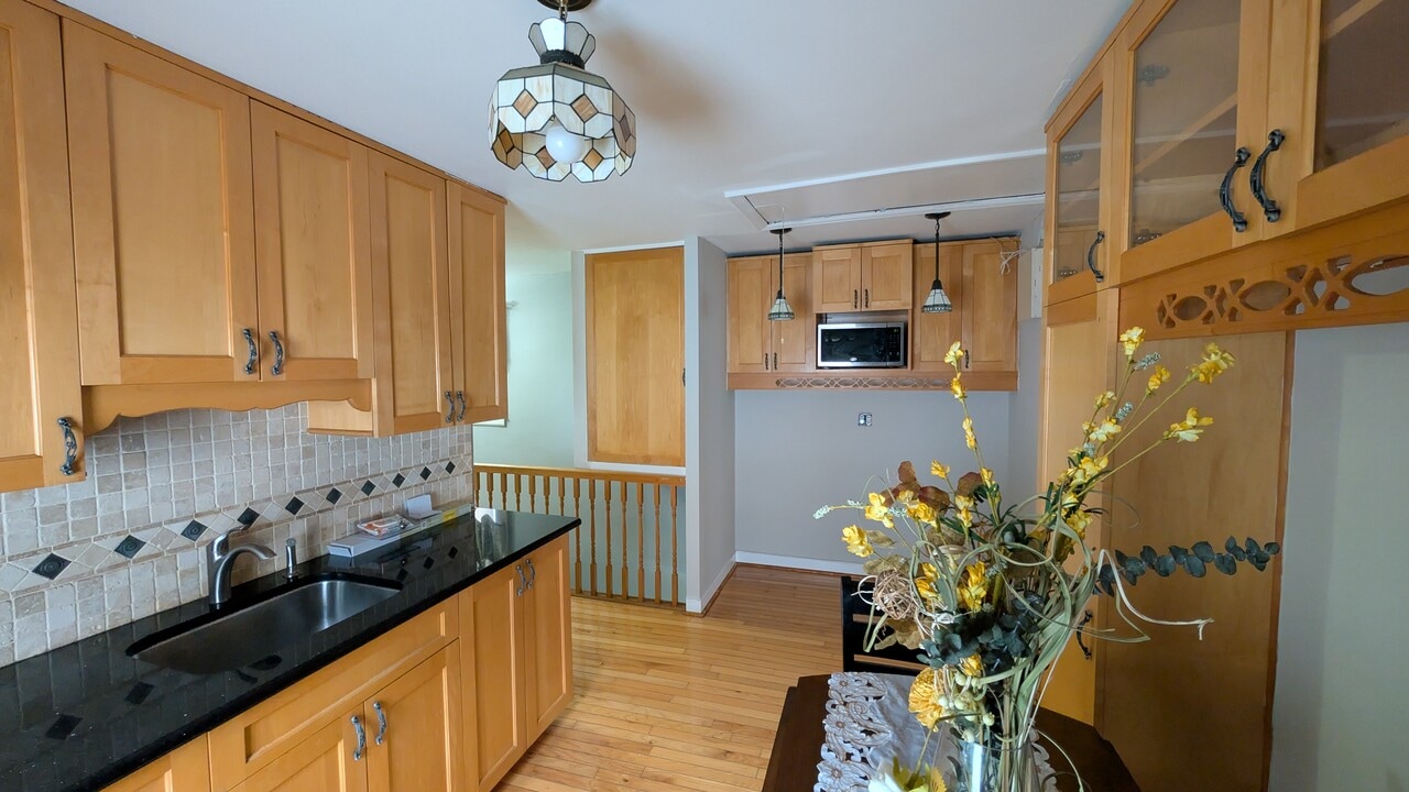 10472 113th St in South Richmond Hill, NY - Foto de edificio