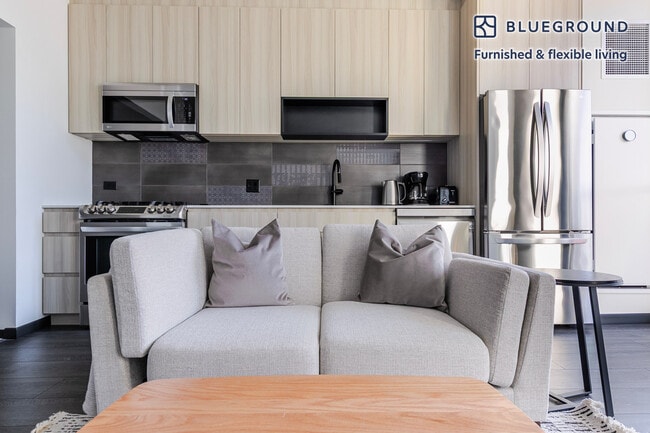 1400 W Randolph St in Chicago, IL - Building Photo - Building Photo