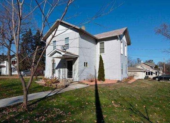 426 College St in Milton, WI - Building Photo