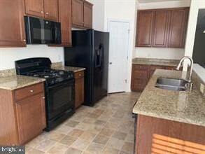 9555 Center St in Manassas, VA - Building Photo - Building Photo