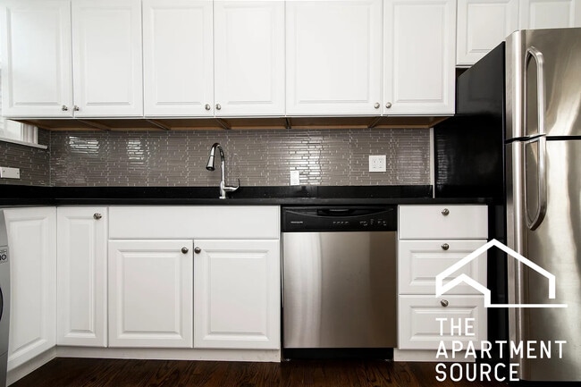 3819 1/2 N Greenview Ave, Unit 1E in Chicago, IL - Foto de edificio - Building Photo