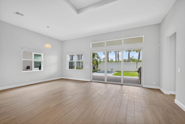 9901 Regency Wy in Palm Beach Gardens, FL - Building Photo - Building Photo