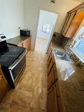 16930 NE 21st Ave in North Miami Beach, FL - Building Photo - Building Photo