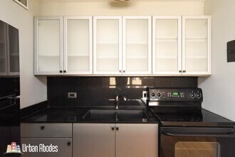 429 W Wellington Ave, Unit A05C in Chicago, IL - Foto de edificio - Building Photo